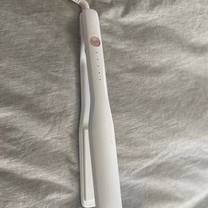 T3 professional flat iron